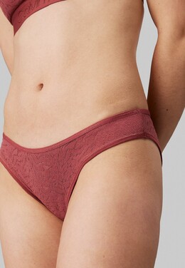 Calvin Klein Underwear: Красные трусы 