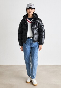 Tommy Jeans: Зимний пуховик 