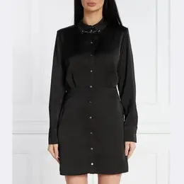 Karl Lagerfeld: Атласное платье 