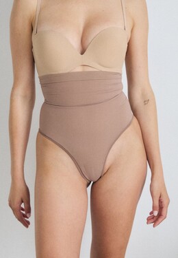 Spanx: Бежевые трусы 