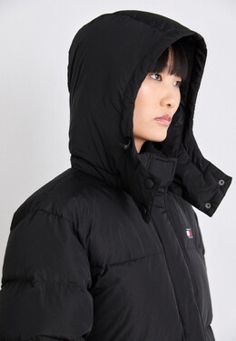 Tommy Jeans: Длинное пальто 