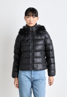 Tommy Hilfiger: Чёрный пуховик  Tyra
