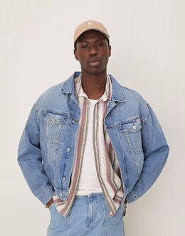 Calvin Klein Jeans: Джинсовая куртка 