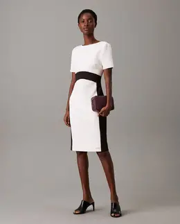 Calvin Klein: Двухцветное платье 