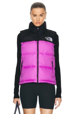 The North Face: Фиолетовый жилет  Nuptse