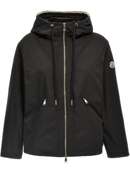 Moncler: Чёрная куртка 