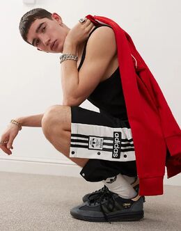 Adidas Originals: Чёрные шорты 