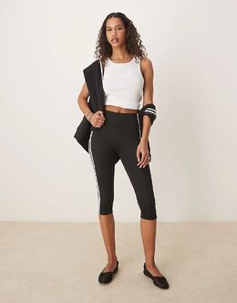Adidas Originals: Легинсы капри 