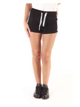 Kendall + Kylie: Чёрные шорты 