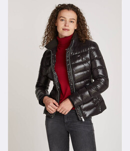 Tommy Jeans: Чёрный пуховик 