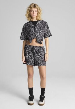 PUMA: Шорты  Luxe с принтом