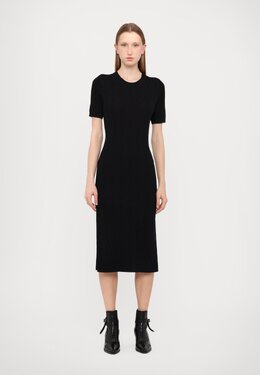 Armani Exchange: Чёрное платье 