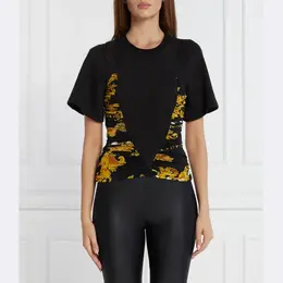 Versace: Чёрная футболка 