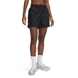 Under Armour: Чёрные шорты 