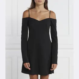 Calvin Klein: Чёрное платье 