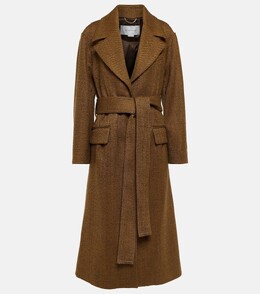 Victoria Beckham: Коричневое пальто 