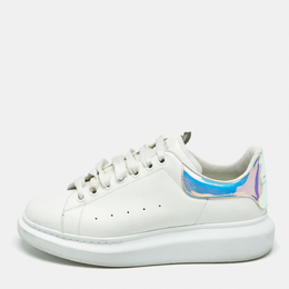Alexander McQueen: Белые кроссовки  Larry