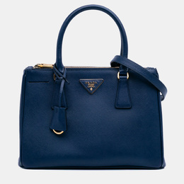 Prada: Голубая сумка 