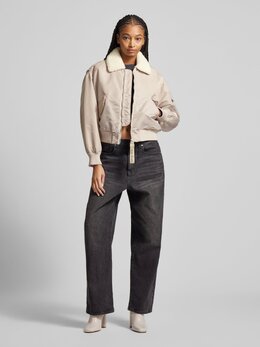 Calvin Klein Jeans: Розовая куртка 
