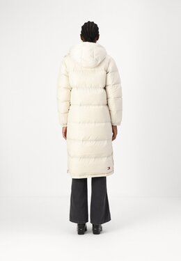 Tommy Jeans: Длинное пальто 
