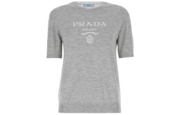 Prada: Светлая футболка 