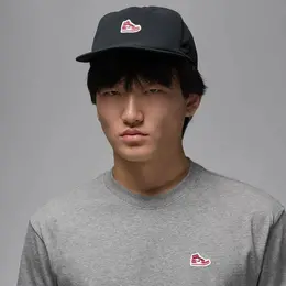 NIKE: Чёрная кепка 