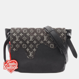 Louis Vuitton: Чёрная сумка 