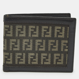 Fendi: Коричневый кошелёк 