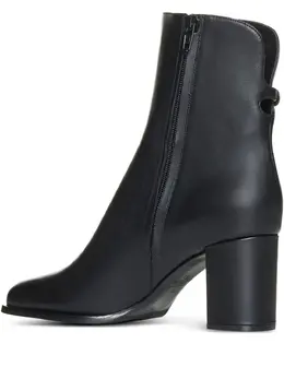 Valentino Garavani: Чёрные ботинки 