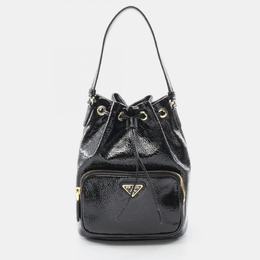 Prada: Чёрная сумка 