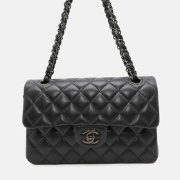 Chanel: Чёрная сумка 