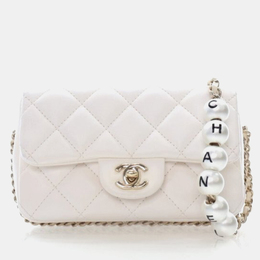 Chanel: Белая сумка 