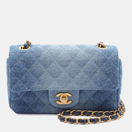 Chanel: Голубая сумка 