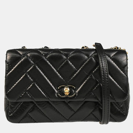 Chanel: Чёрная сумка 