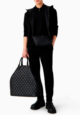 Emporio Armani: Чёрный костюм 