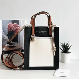 MARC JACOBS: Коричневая сумка 