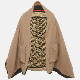 Burberry: Бежевый плащ 