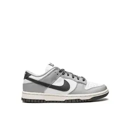 NIKE: Серебристые кроссовки  Dunk Low