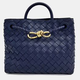 Bottega Veneta: Голубая сумка 