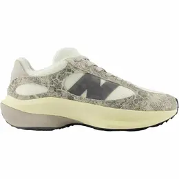 New Balance: Серые кроссовки 