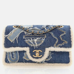Chanel: Голубая сумка 