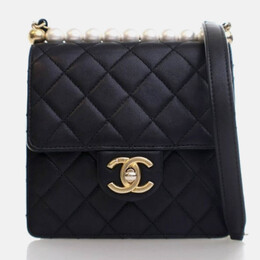Chanel: Чёрная сумка 