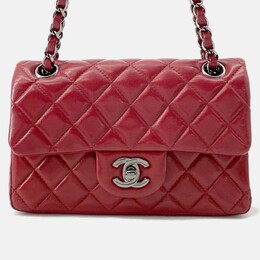 Chanel: Красная сумка 
